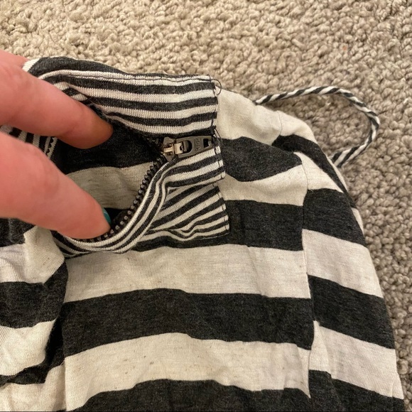 Zumiez Funky Story Charcoal Grey and Cream Stripe Tank Top with Front Zip Pocket - Picture 7 of 7